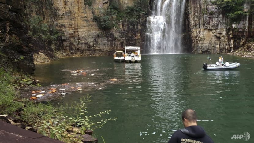 Brazil cliff collapse kills at least seven