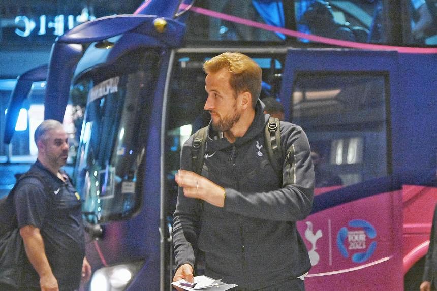 Kane and Son crowd favourites as Spurs arrive in Singapore