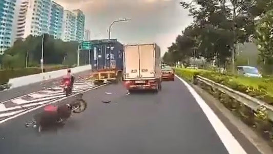 Motorcyclist killed in accident along KJE; lorry driver arrested for careless driving