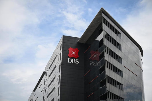 DBS Reports 10% Q4 Profit Increase, Announces $1,000 Special Bonus for Staff 📈💰